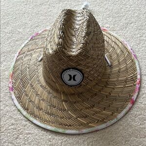 Hurley adult Tan Straw Hat with Floral Accent